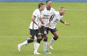 Jogadores do Corinthians no jogo contra a Ponte Preta, na Neo Química Arena, pelo Paulistão