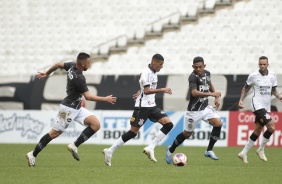 Varanda e Luan no jogo contra a Ponte Preta, na Neo Qumica Arena, pelo Campeonato Paulista