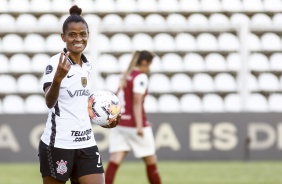 Grazi no duelo contra o Universitario-PER, pela Copa Libertadores Feminina