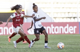 Grazi no duelo contra o Universitario-PER, pela Copa Libertadores Feminina