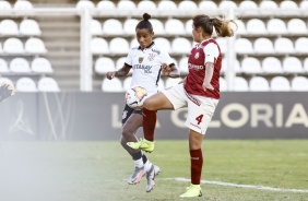 Grazi no duelo contra o Universitario-PER, pela Copa Libertadores Feminina