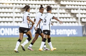 Jogadoras no duelo contra o Universitario-PER, pela Copa Libertadores Feminina