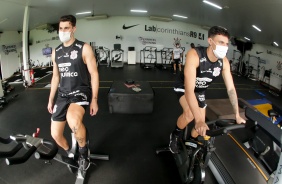 Avelar e Piton no treino do Corinthians desta tera-feira, no CT Dr. Joaquim Grava