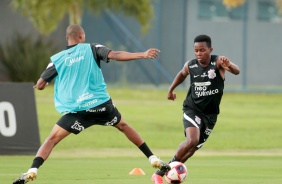 Cazares no treino do Corinthians desta tera-feira, no CT Dr. Joaquim Grava