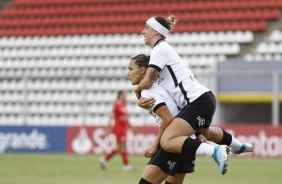 Crivelari e Pardal no jogo contra o Amrica de Cali, pela Libertadores Feminina