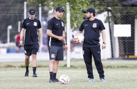 Arthur Elias no treino do Corinthians Feminino