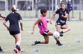Gabi Nunes e Victria no treino do Corinthians Feminino