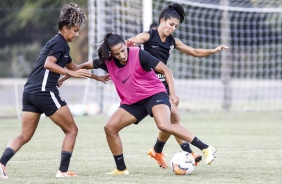 Ingryd e Paulinha no treino do Corinthians Feminino