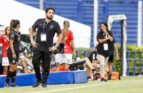 Arthur Elias durante vitria do Corinthians diante do Santiago Morning neste domingo