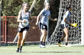 Giovanna Campiolo em treino do Corinthians neste sbado na Argentina