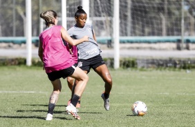 Grazi durante treino do Corinthians feminino antes do duelo contra o Santiago Morning
