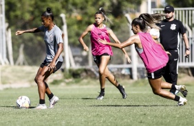 Grazi e Diany durante treino do Corinthians feminino