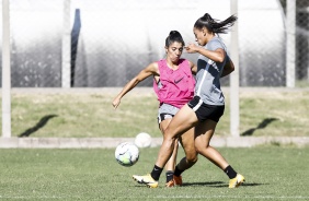 Paulinha participa de treino do Corinthians neste sábado