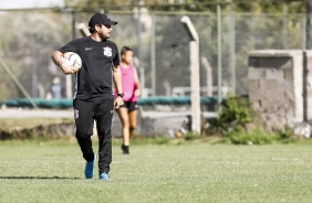 Tcnico Arthur Elias durante treinamento do Corinthians