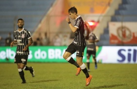 Mateus Vital comemora gol marcado contra o Salgueiro