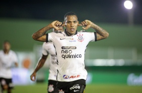 Otero marcou seu primeiro gol de falta com a camisa do Corinthians