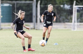 Cacau e Andressinha no treino do Corinthians Feminino