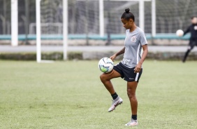 Grazi durante atividade de hoje do Corinthians Feminino