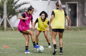 Portilho e Yasmin no treinamento do Corinthians Feminino