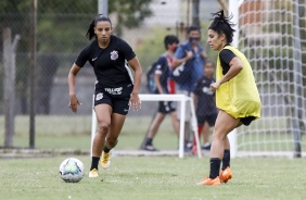 Adriana e Juliete no treino do Corinthians Feminino