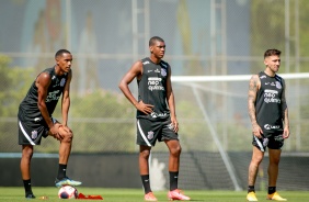 Cau, Felipe Augusto e Gustavo Silva no treinamento desta tera-feira no CT Joaquim Grava