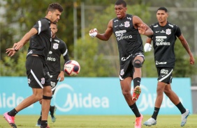 Jogadores no treinamento do Corinthians no CT Dr. Joaquim Grava
