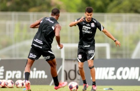 Lo Santos no treinamento do Corinthians no CT Dr. Joaquim Grava
