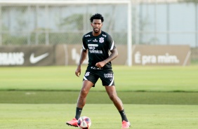 No CT Dr. Joaquim Grava, Gil segue em treinamento sob o comando de Vagner Mancini