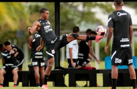 No CT Dr. Joaquim Grava, Léo segue em treinamento sob o comando de Vagner Mancini