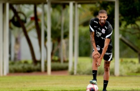 No CT Dr. Joaquim Grava, Vitinho segue em treinamento sob o comando de Vagner Mancini