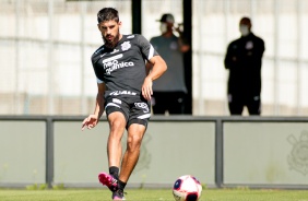 Bruno Méndez durante o treino do Corinthians no Centro de Treinamentos Joaquim Grava
