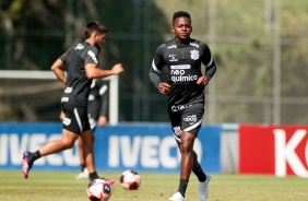 Cazares durante o treino do Corinthians no Centro de Treinamentos Joaquim Grava