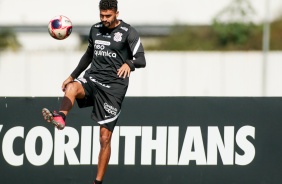 Léo Santos durante o treino do Corinthians no Centro de Treinamentos Joaquim Grava