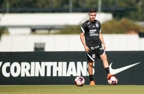 Lucas Piton durante o treino do Corinthians no Centro de Treinamentos Joaquim Grava