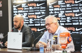 Roberto e Alessandro durante coletiva de imprensa no CT