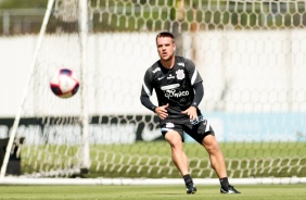 Volante Ramiro durante o treino do Corinthians no Centro de Treinamentos Joaquim Grava