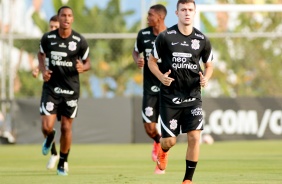 Lucas Piton durante treino do Corinthians no CT Joaquim Grava