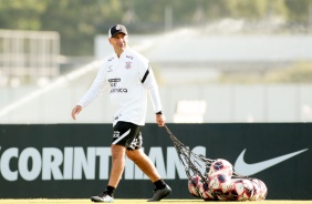Preparador fsico do Corinthians, Flvio de Oliveira, durante treino  no CT Joaquim Grava