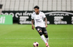 Zagueiro Gil durante duelo entre Corinthians e So Bento, na Neo Qumica Arena