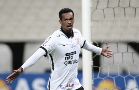 Jô marcou o segundo gol do Corinthians contra o Ituano, pelo Paulistão