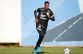 J durante treino preparatrio para jogo contra o River Plate-PR, pela Sul-Americana