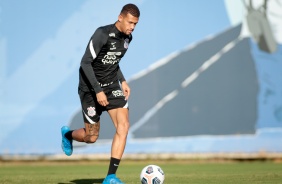 Lo Santos durante treino preparatrio para jogo contra o River Plate-PR, pela Sul-Americana