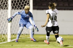Adriana no jogo entre Corinthians e Ferroviria, pelo Brasileiro Feminino