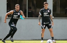 Gabriel e Fagner no ltimo treino do Corinthians antes do jogo contra o River Plate-PR