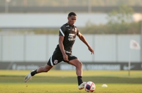 Cau no ltimo treino do Corinthians antes do jogo contra o Santos, pelo Paulisto