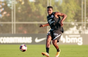 Jemerson no ltimo treino do Corinthians antes do jogo contra o Santos, pelo Paulisto