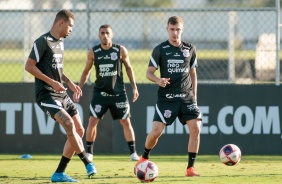 Joo Victor e Piton no ltimo treino do Corinthians antes do jogo contra o Santos, pelo Paulisto