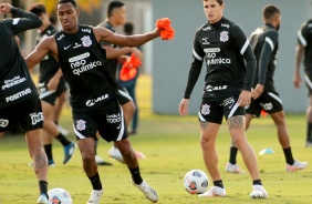 Cau e Vital durante ltimo treino do Corinthians antes do jogo contra o Pearol, pela Sul-Americana