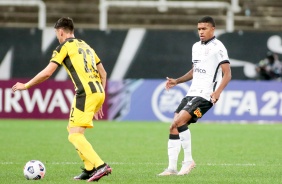 Léo Natel na partida entre Corinthians e Peñarol, pela Copa Sul-Americana, na Neo Química Arena