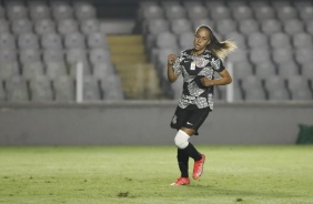 Adriana durante jogo contra o Santos, pelo Campeonato Brasileiro Feminino